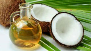 Conheça 7 benefícios do poderoso óleo de coco