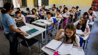Governo Bolsonaro suspende avaliação de alfabetização por dois anos