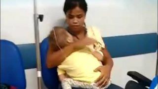 Criança morre em corredor de hospital à espera de leito