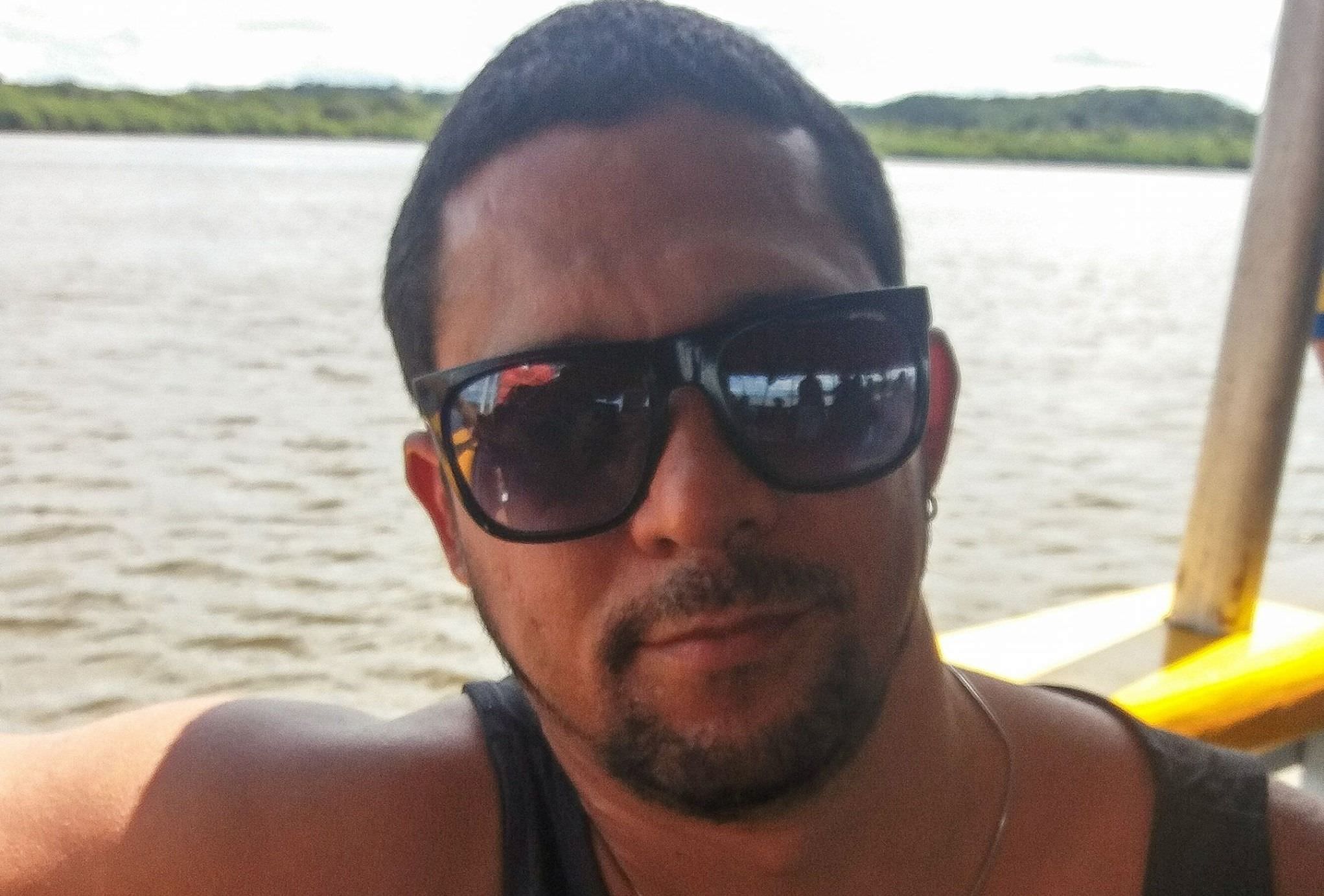 Músico é morto a facadas após ter celular roubado