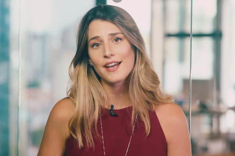 Bettina, a milionária de 22 anos do YouTube, responde comentários irônicos