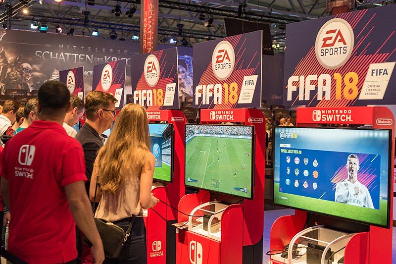 Jovens viram profissionais no Fifa e cobram R$ 300 por dicas