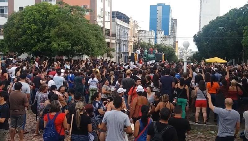 Professores vão paralisar atividades nesta quinta contra proposta do Estado