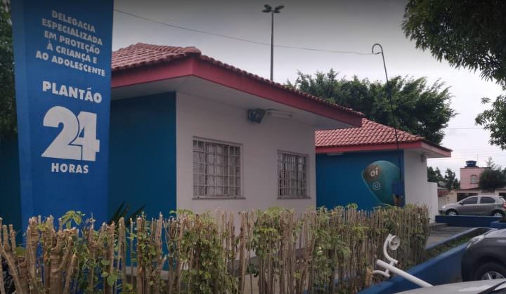 Mãe descobre estupro ao dar banho em filho e achar preservativo