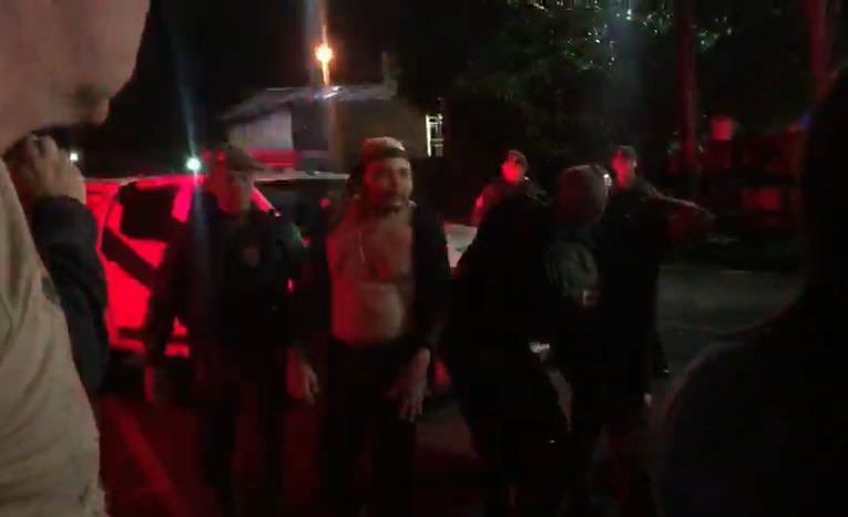 Cantor de forró é denunciado por praticar sexo com porco