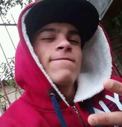 Jovem morre em incêndio após salvar família e voltar para buscar namorada
