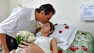 Mulher com câncer morre uma semana após se casar em hospital