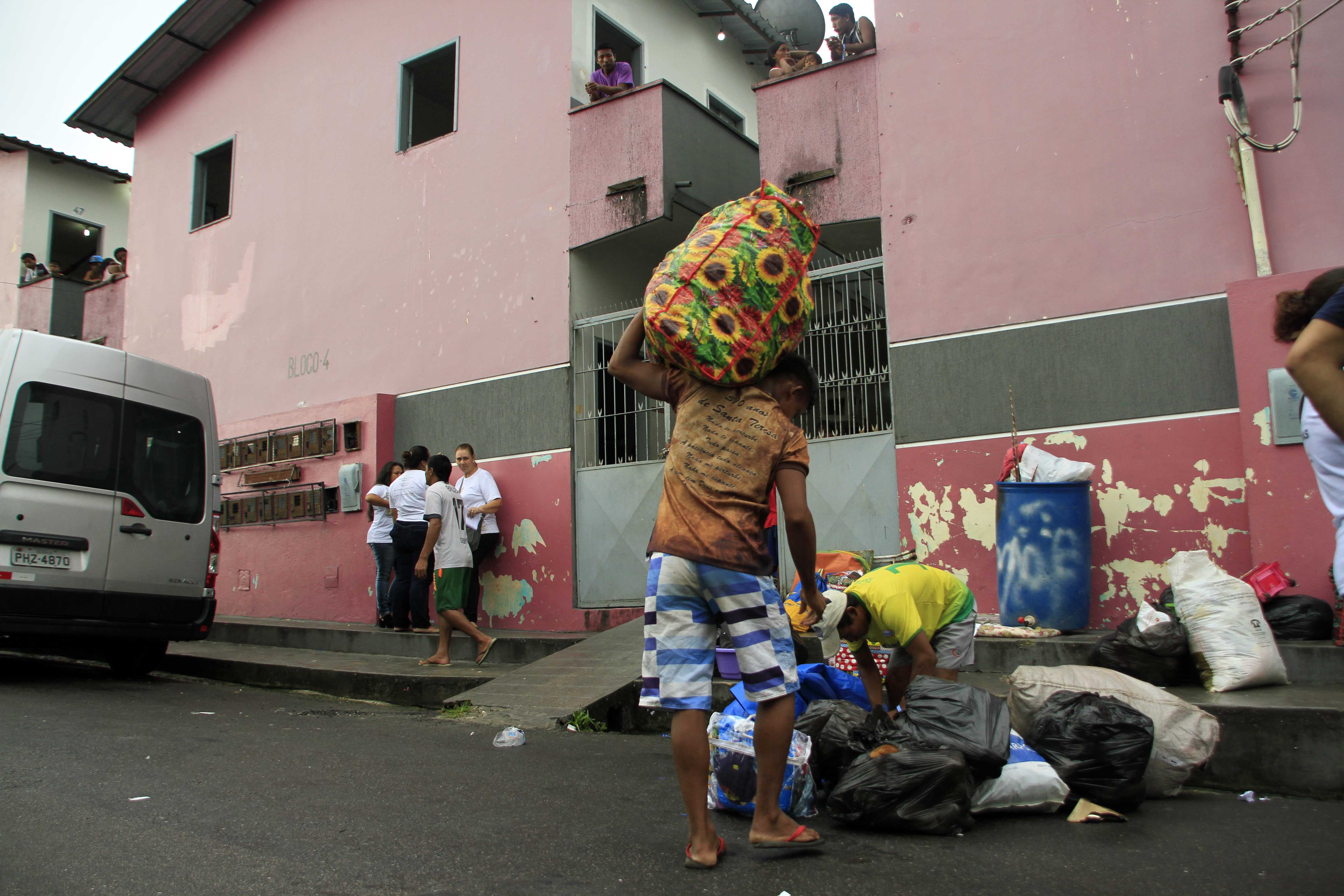 Mais de 200 venezuelanos são retirados do entorno da rodoviária