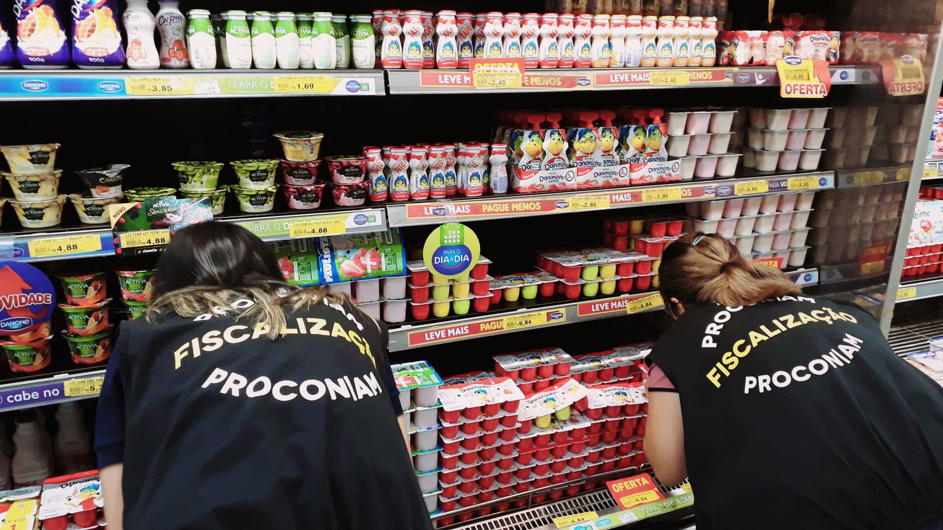 Supermercado, banco e postos de combustíveis são autuados pelo Procon