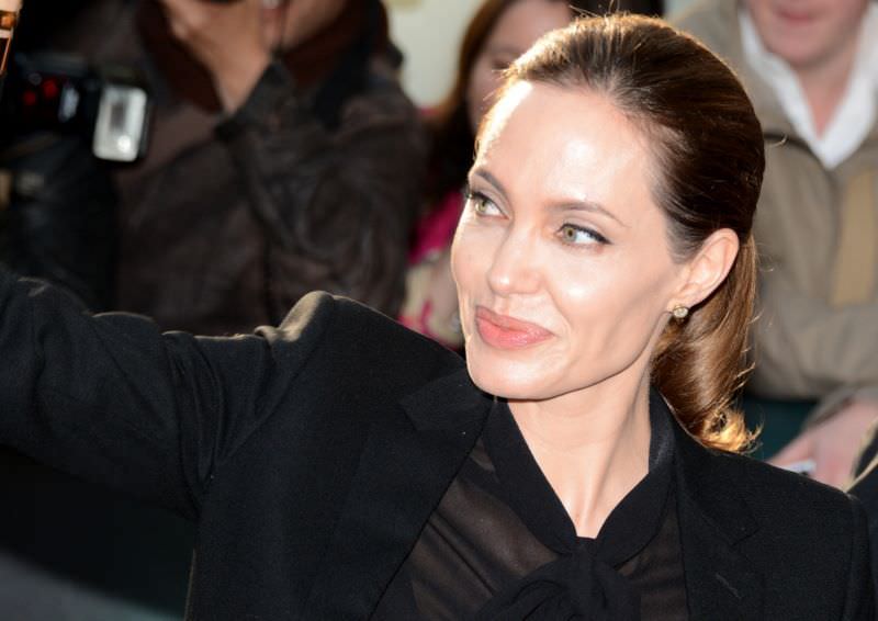 Angelina Jolie negocia para estar no elenco de novo filme da Marvel