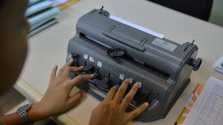Biblioteca Braille abre novos cursos gratuitos de instrumentos musicais