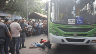Justiceiro mata assaltantes que faziam arrastão no Centro de Manaus