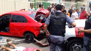 PM atinge carro de assaltantes durante perseguição policial; Veja o vídeo