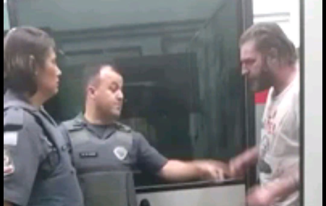 Militante petista alega que teve braço quebrado por PM; Veja o vídeo