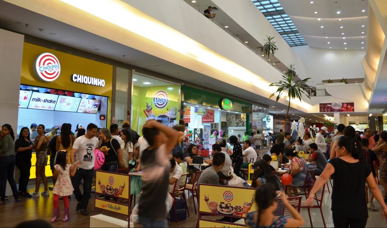 Shoppings agora são obrigados a terem assento preferencial, em Manaus