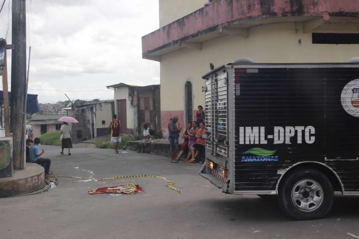 Jovem é morto à queima-roupa após brigar com dupla em Manaus