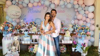 Amanda Françozo descobre sexo do bebê em Chá de Revelação