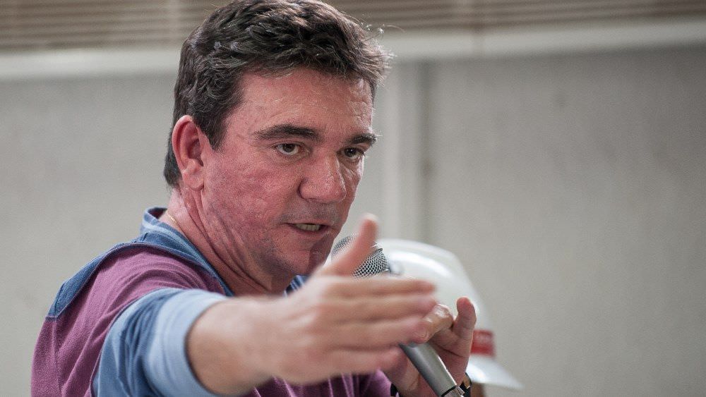 Internado, Andrés fica sem celular e visitas e é "isolado"