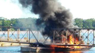 Duas embarcações pegam fogo no interior do Amazonas
