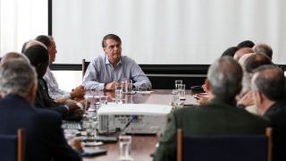 Bolsonaro avalia versão final da reforma previdenciária dos militares