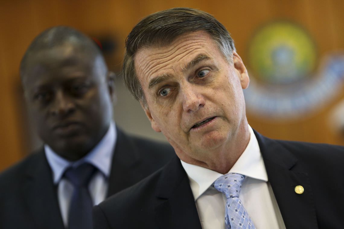 Bolsonaro diz que atritos com Congresso existem porque alguns não querem largar a velha política