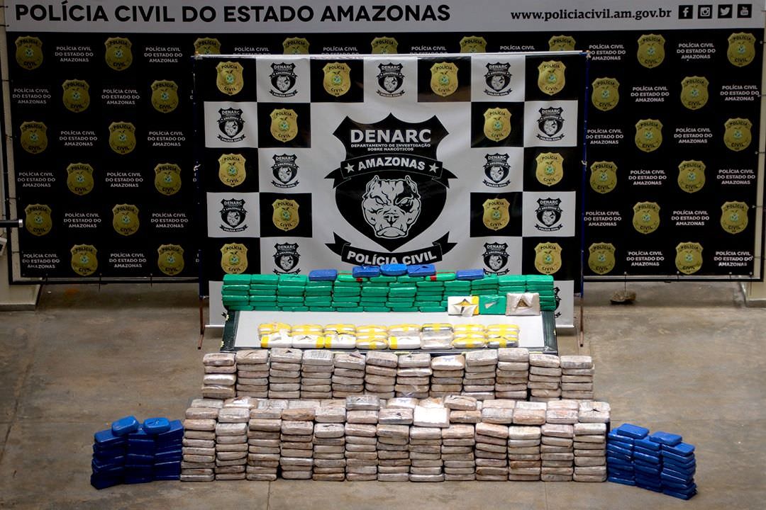 Polícia prende cinco homens por tráfico de drogas, em Manaus