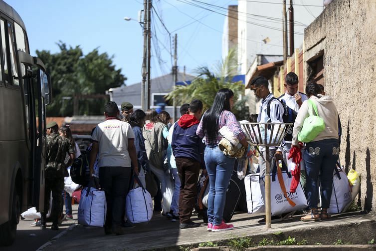 Mais de 200 venezuelanos deixam Boa Vista amanhã rumo a 14 cidades
