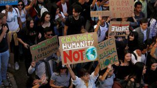 Jovens de todo planeta se unem por medidas contra mudanças climáticas