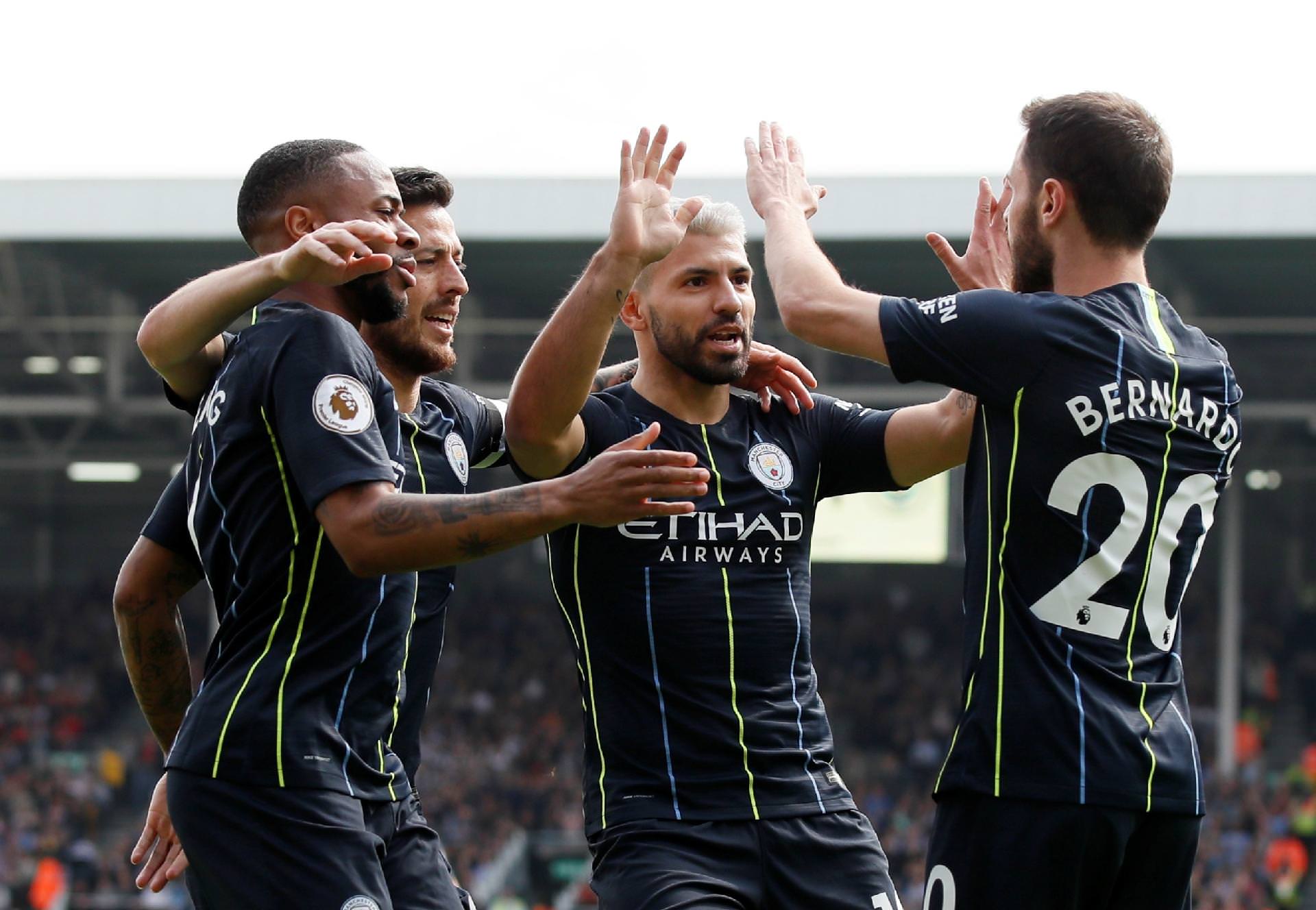Manchester City vence vice-lanterna e reassume liderança do Inglês