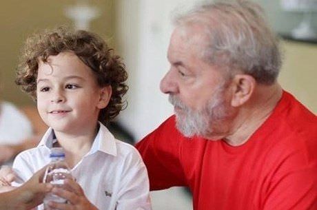 Laudo aponta que neto de Lula morreu de infecção generalizada