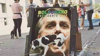 Após publicação do golden shower, Bolsonaro ganha novo apelido: Mijair