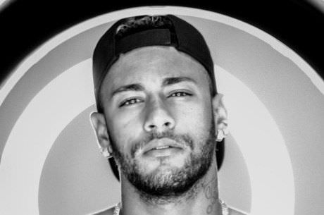 Neymar comemora 10 anos de carreira: 'Não tenho medo de errar'