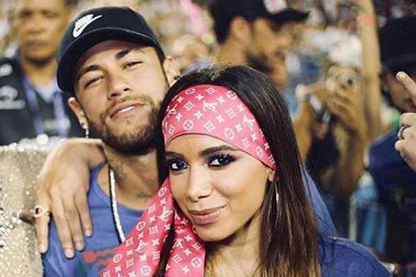 Bruna Marquezine deleta perfil do Instagram após Neymar beijar Anitta