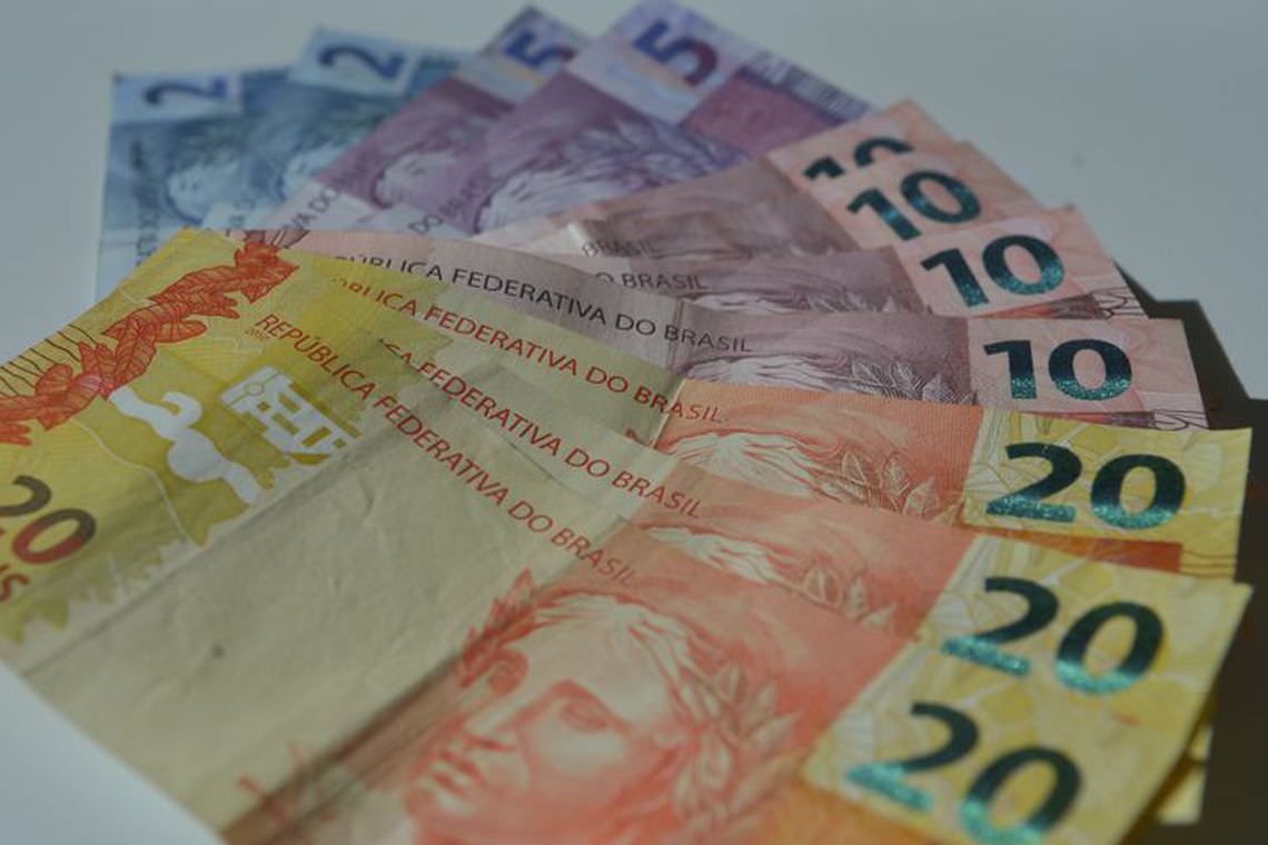 Contas públicas fecham fevereiro com saldo negativo de R$ 14,9 bilhões
