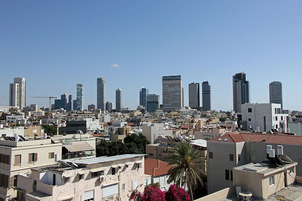 Após foguete atingir Tel Aviv, Netanyahu antecipa volta dos EUA