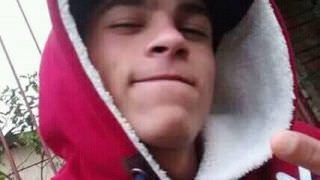 Jovem morre em incêndio após salvar família e voltar para buscar namorada