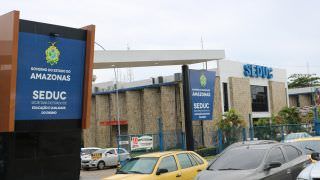 Contracheque de professores do AM aparece sem reajuste e gera revolta