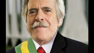 José de Abreu se declara presidente do Brasil e recebe apoio na web