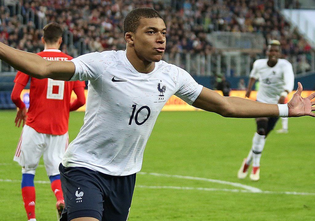 Pelé diz que Mbappé não precisa sair do PSG para ser melhor do mundo