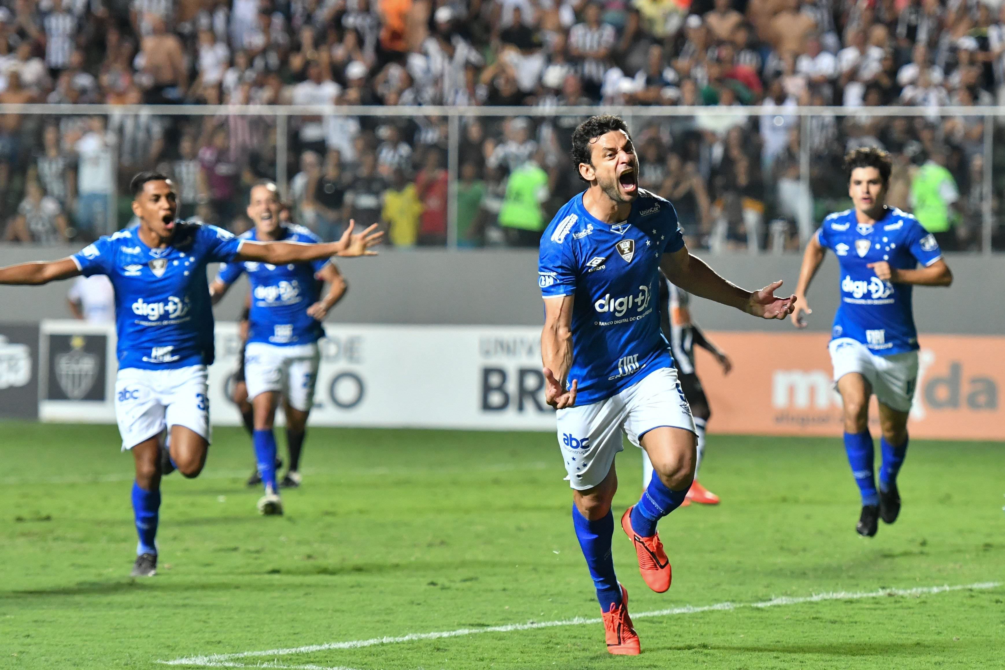 Com pênalti polêmico, Cruzeiro é bicampeão do Campeonato Mineiro