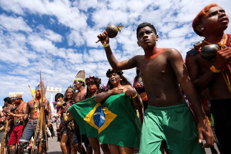 Indígenas rebatem Bolsonaro sobre uso de dinheiro público em protesto