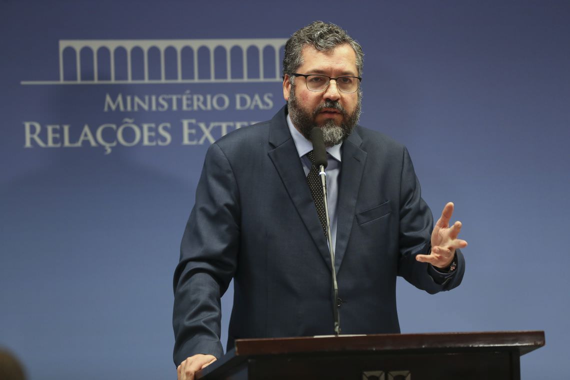 Araújo defende aproximação com Israel e nega chance de perdas comerciais
