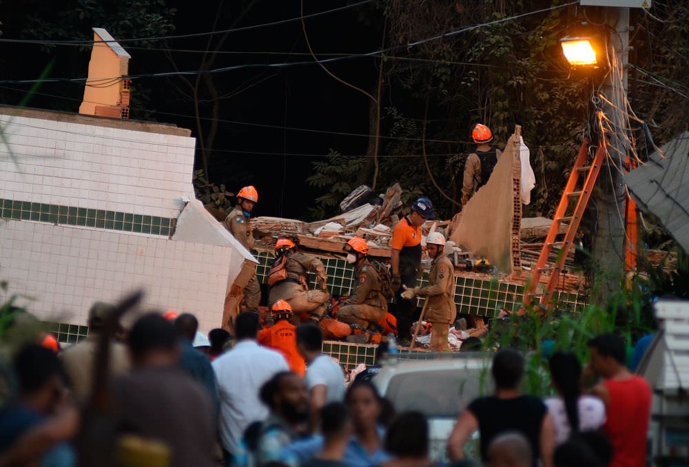 Bombeiros encontram mais um corpo e número de mortos sobe para 10