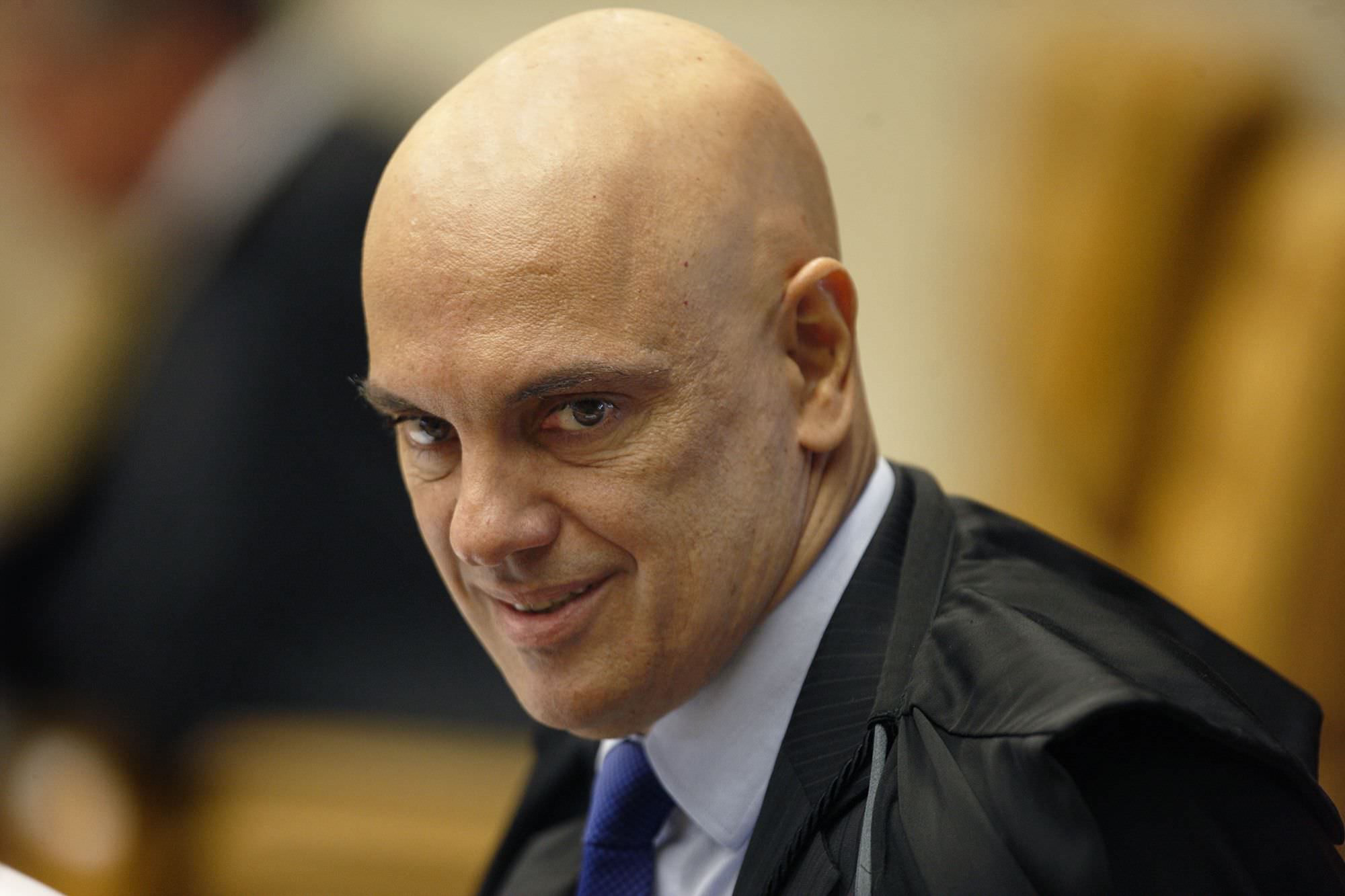 Alexandre censura sites e manda tirar do ar matéria sobre presidente do STF