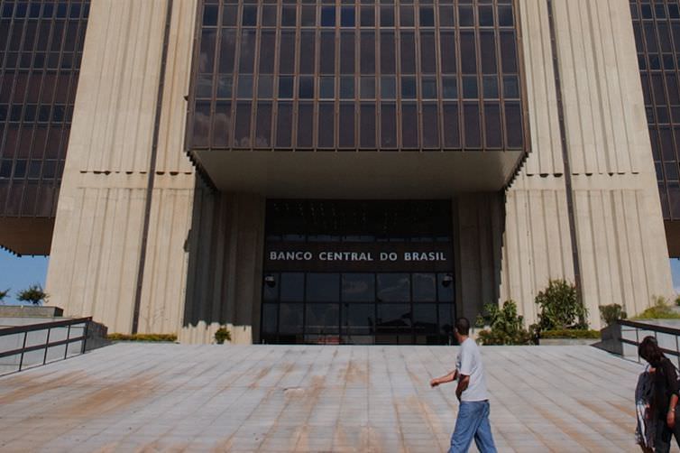 Mercado reduz projeção de crescimento da economia para 1,89%