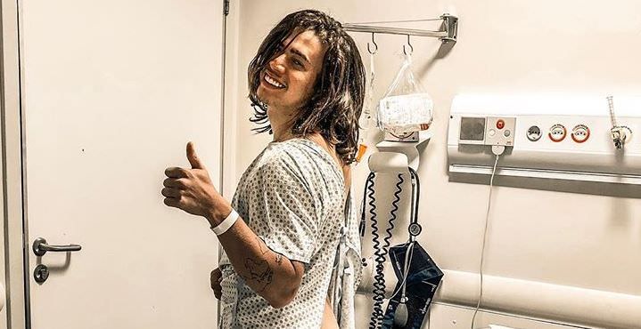 Após sumiço, Whindersson ressurge com bumbum de fora e avisa sobre cirurgia