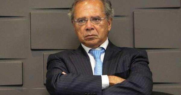 Paulo Guedes decreta sigilo sobre estudos que embasam reforma da Previdência