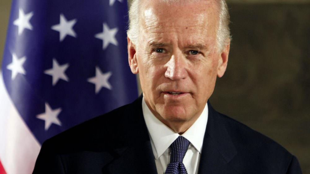 Biden volta a ameaçar punir o Brasil por desmatamento na Amazônia
