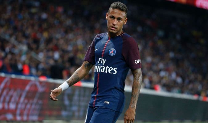 Neymar marca, sofre pênalti, mas PSG só empata após erro de Cavani
