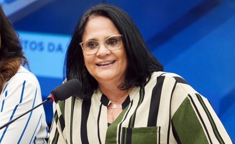 Damares diz que, quando olha para o Senado, 'dá vontade de ser senadora'
